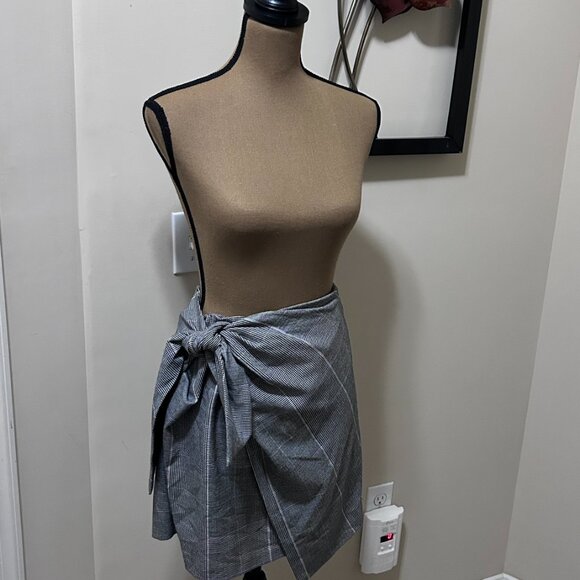 2 Piece Plaid Skirt Set - Picture 3 of 4